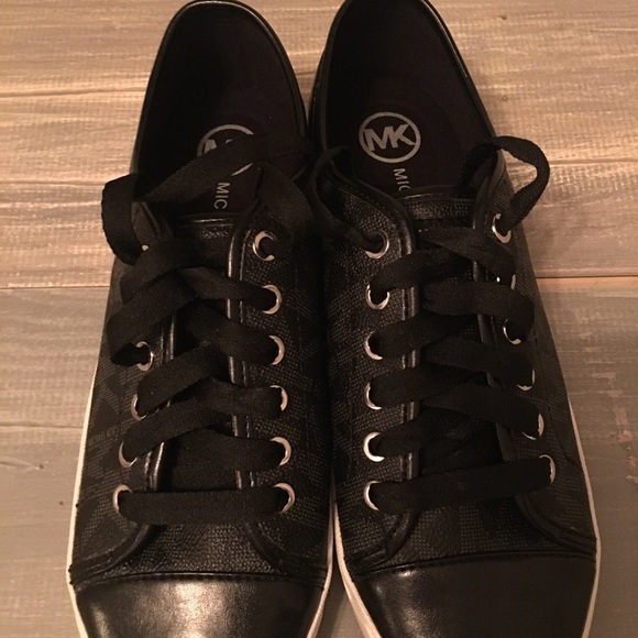 NWOB Michael Kors Sneakers - Picture 3 of 7
